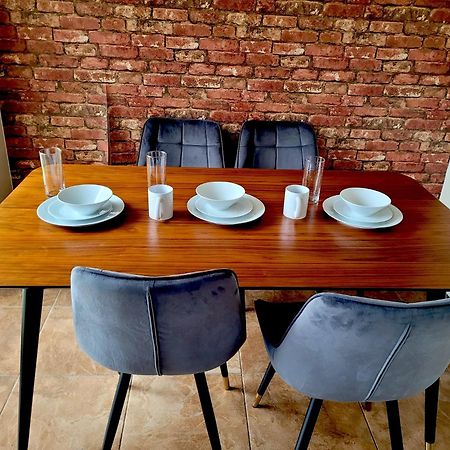 Glasgow Central - Entire House - Free Parking , Free Super Fast Wifi , Private Garden & Parking Security Eksteriør bilde