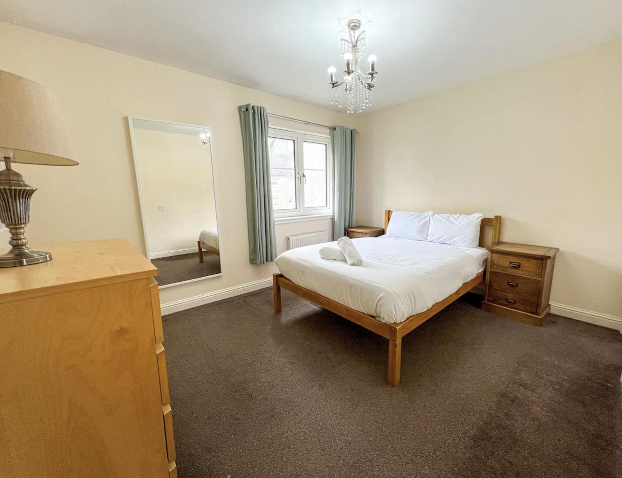 Glasgow Central - Entire House - Free Parking , Free Super Fast Wifi , Private Garden & Parking Security Eksteriør bilde