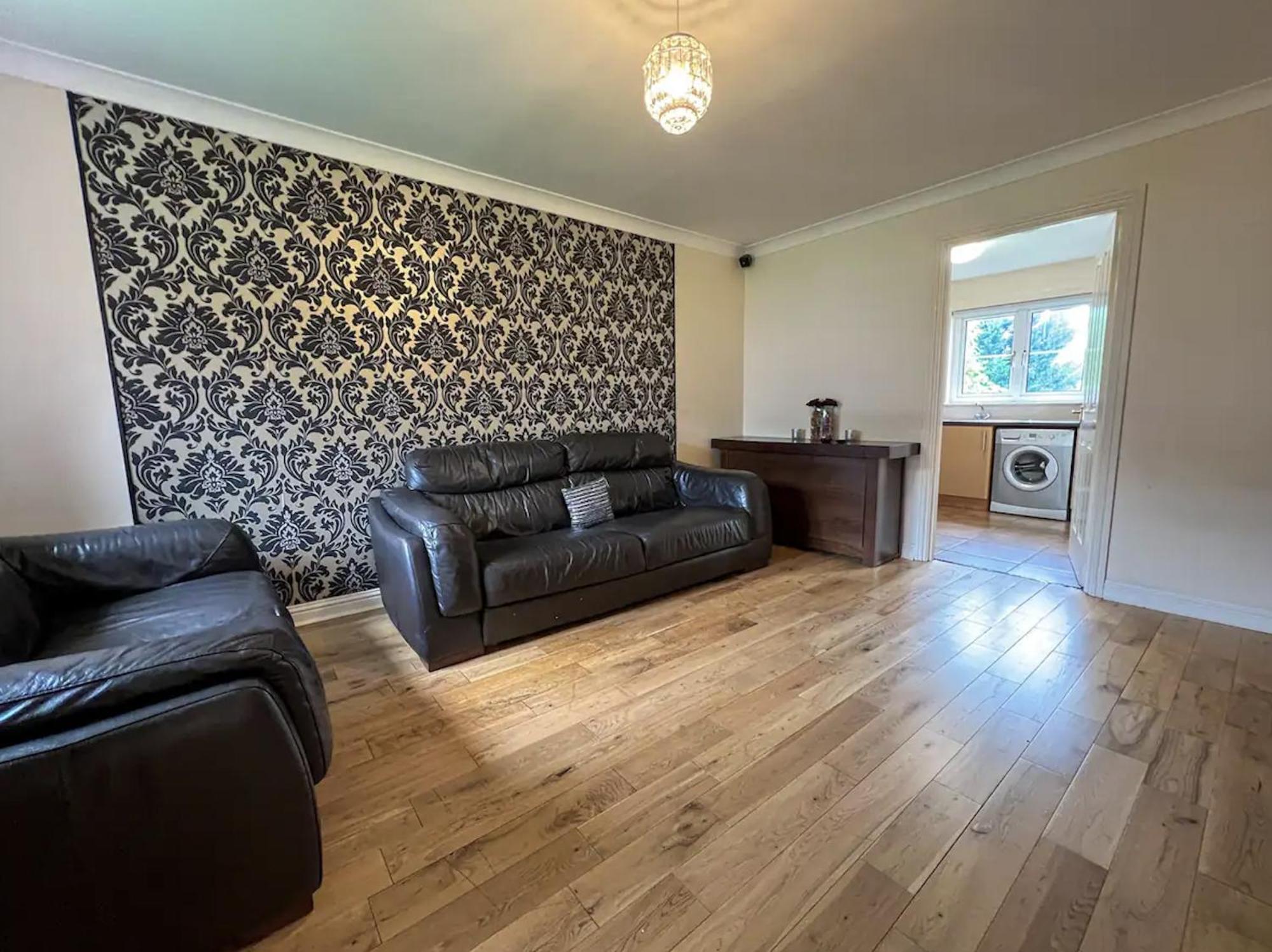 Glasgow Central - Entire House - Free Parking , Free Super Fast Wifi , Private Garden & Parking Security Eksteriør bilde