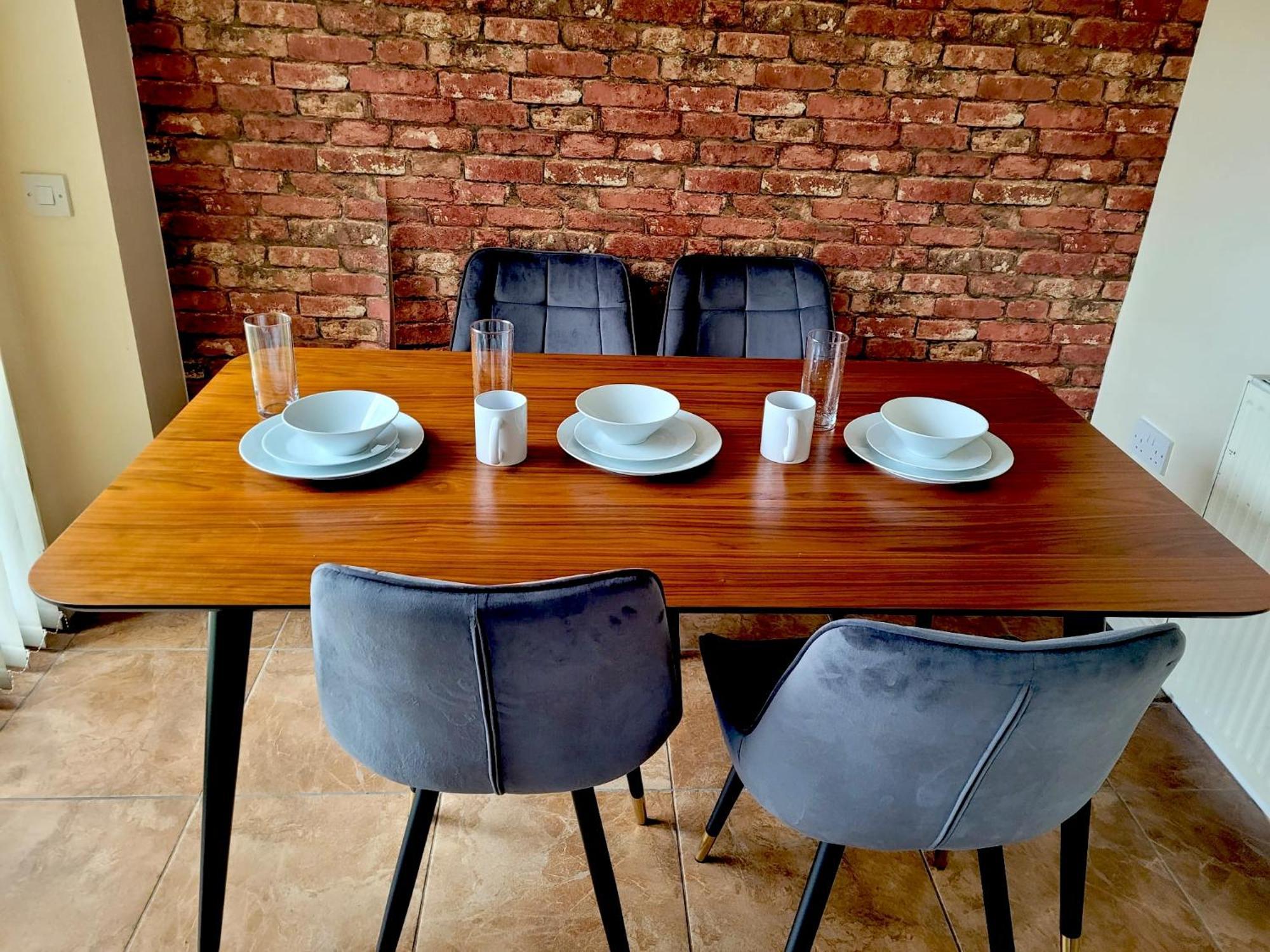 Glasgow Central - Entire House - Free Parking , Free Super Fast Wifi , Private Garden & Parking Security Eksteriør bilde