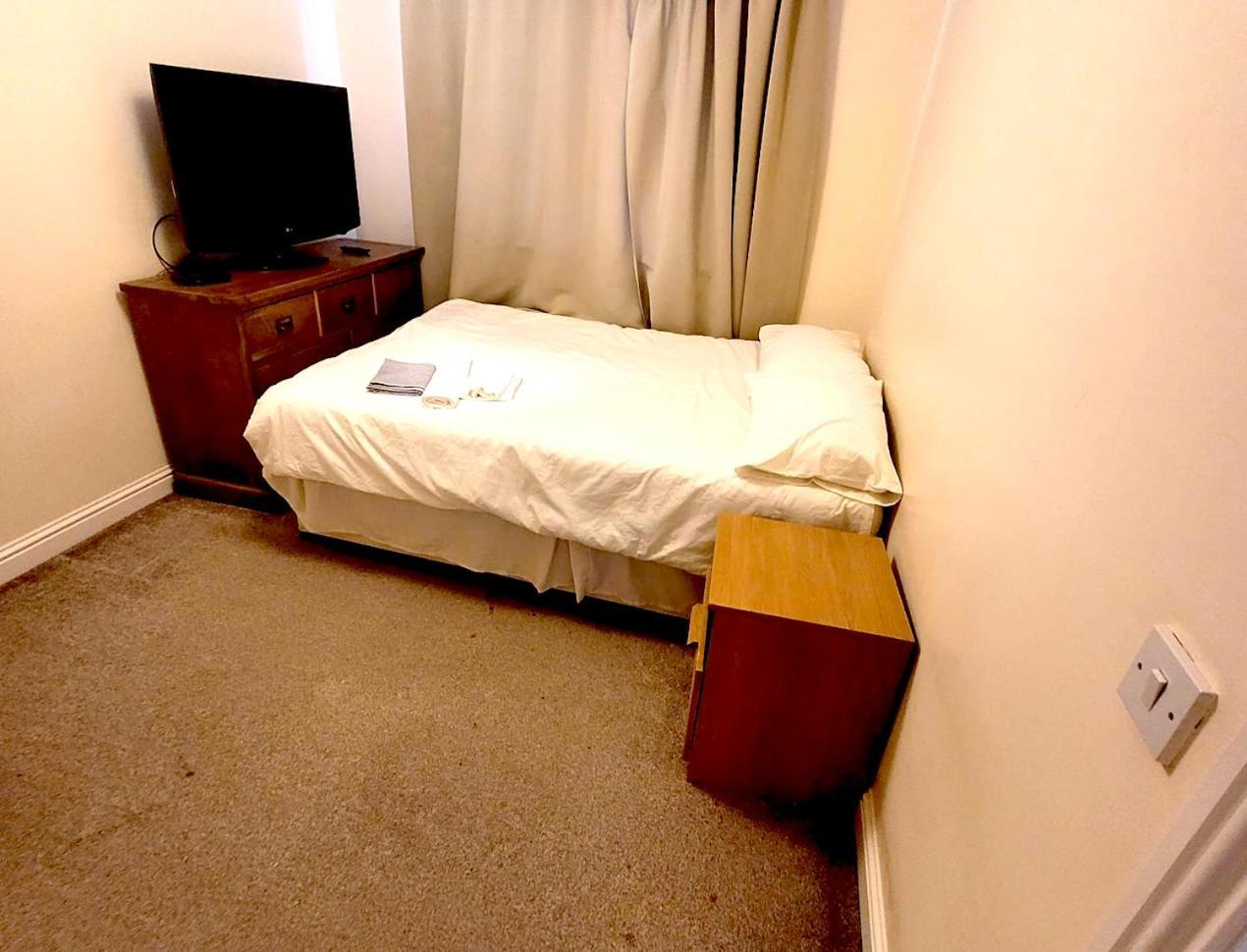 Glasgow Central - Entire House - Free Parking , Free Super Fast Wifi , Private Garden & Parking Security Eksteriør bilde