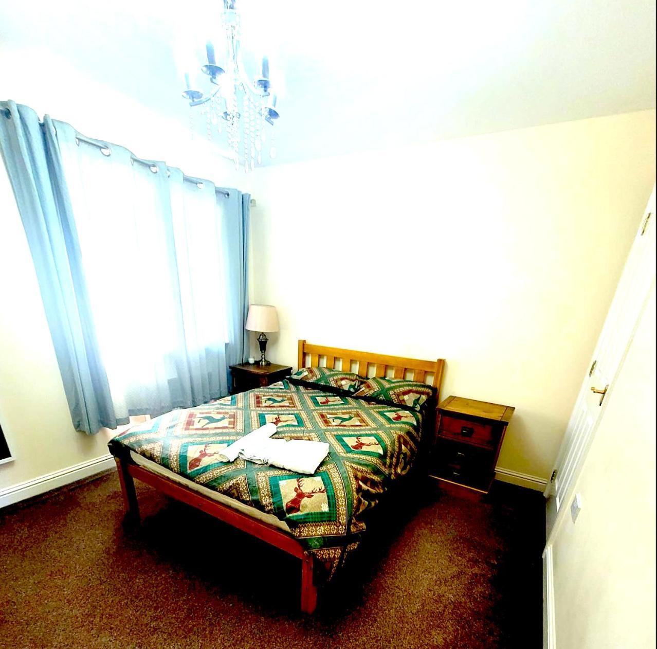 Glasgow Central - Entire House - Free Parking , Free Super Fast Wifi , Private Garden & Parking Security Eksteriør bilde